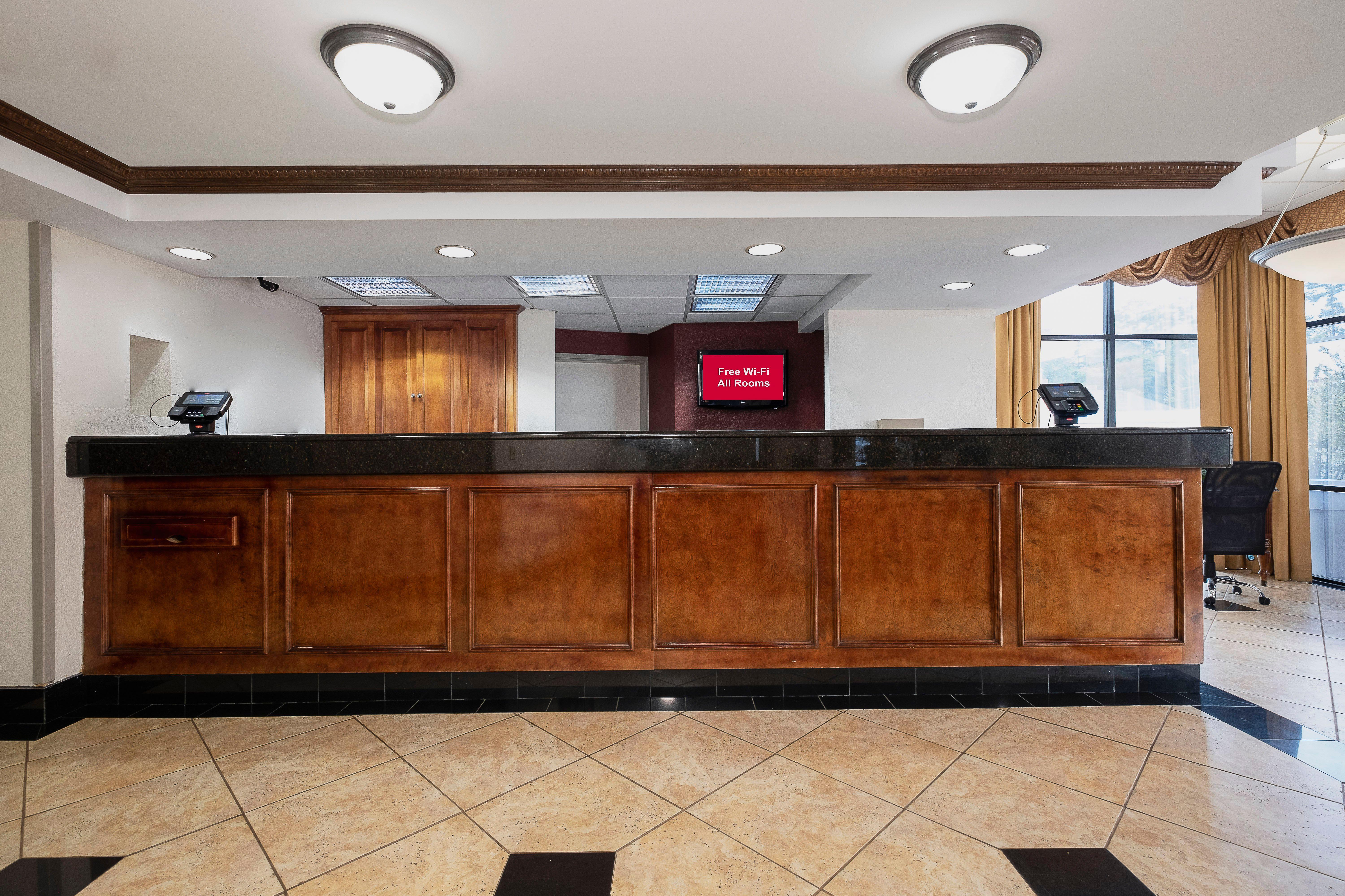 Red Roof Inn & Suites Мейкон Экстерьер фото