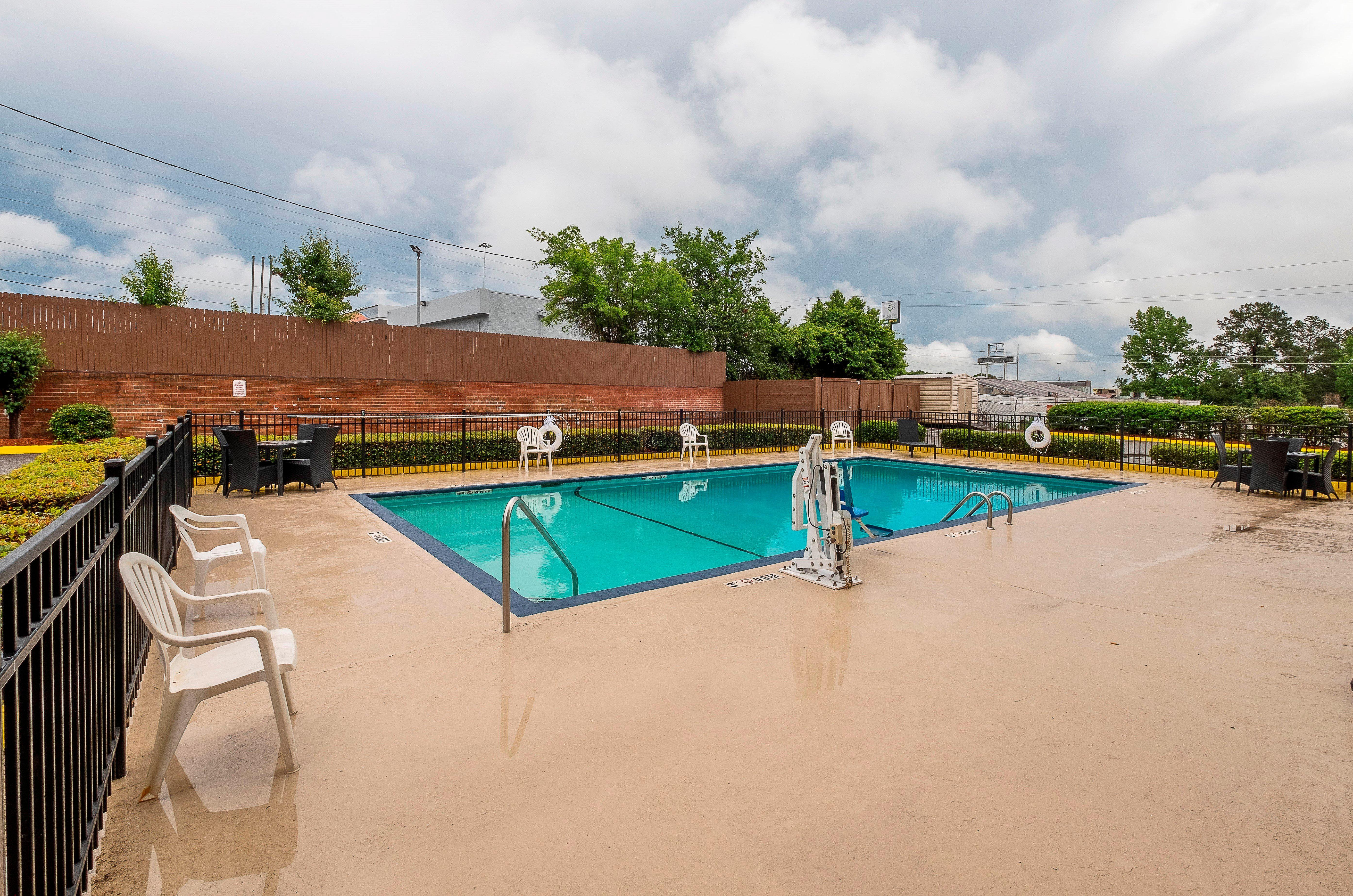 Red Roof Inn & Suites Мейкон Экстерьер фото