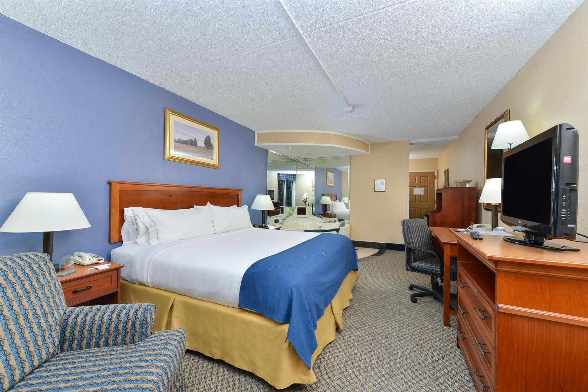 Red Roof Inn & Suites Мейкон Экстерьер фото