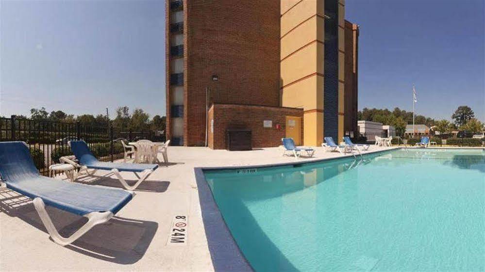 Red Roof Inn & Suites Мейкон Экстерьер фото