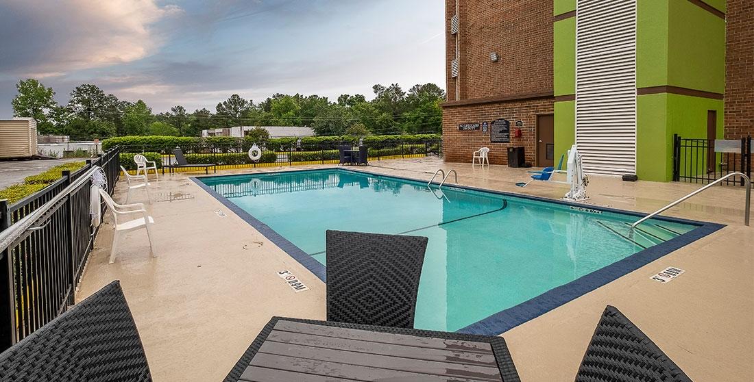 Red Roof Inn & Suites Мейкон Экстерьер фото